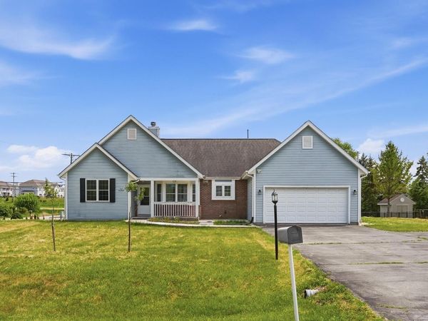 N56W18034 Evergreen LANE, Menomonee Falls, WI 53051