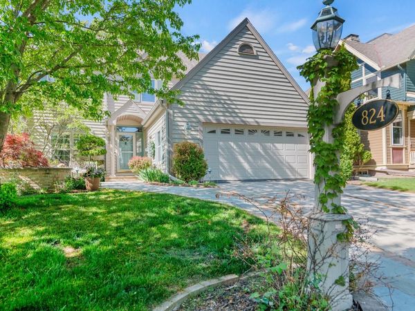 824 E Glen AVENUE, Whitefish Bay, WI 53217