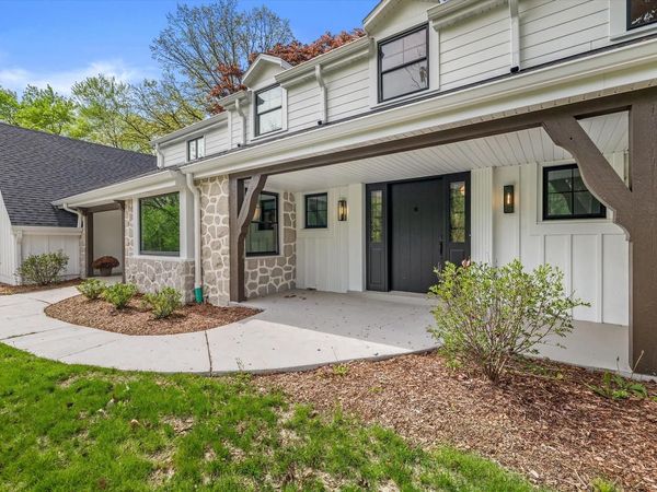10525 N Fairway LANE, Mequon, WI 53092