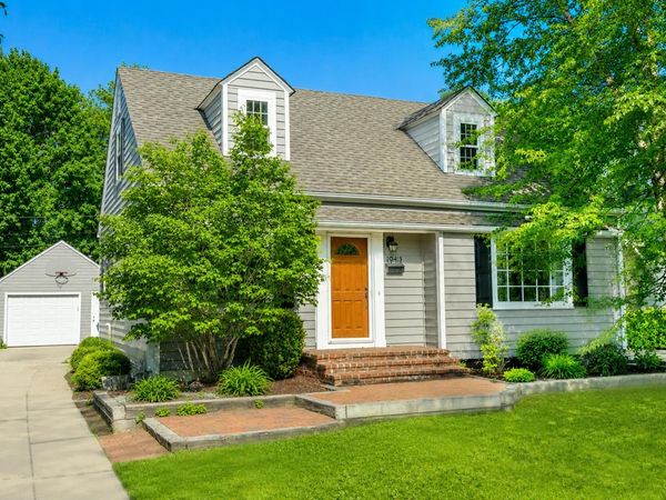 4943 N Diversey BOULEVARD, Whitefish Bay, WI 53217