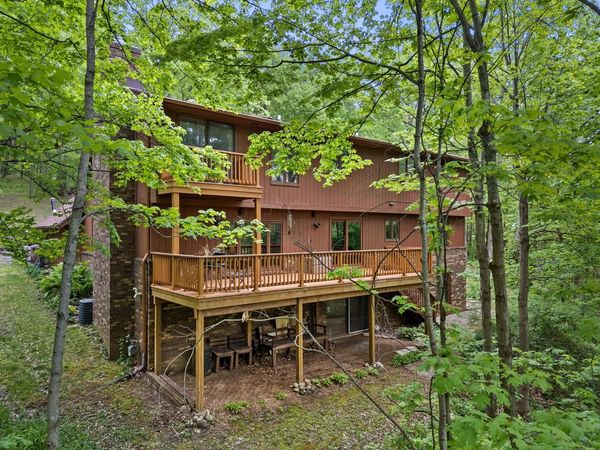 S87W28270 Lookout LANE, Mukwonago, WI 53149