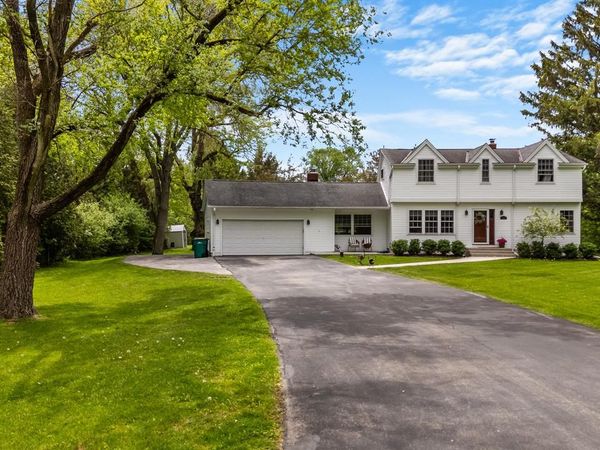 1627 W Fiesta LANE, Mequon, WI 53092