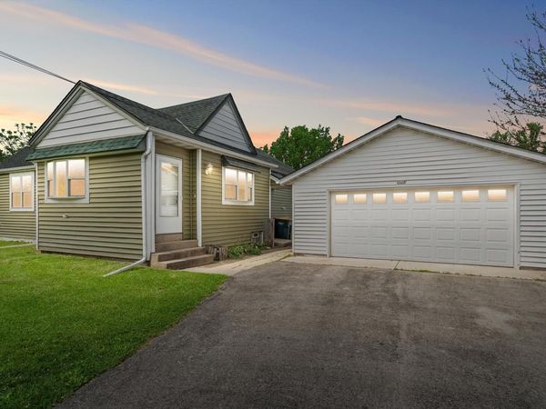 2028 W Oakwood ROAD, Franklin, WI 53154