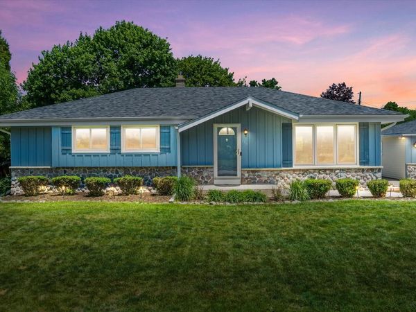 110 Highland DRIVE, Grafton, WI 53024