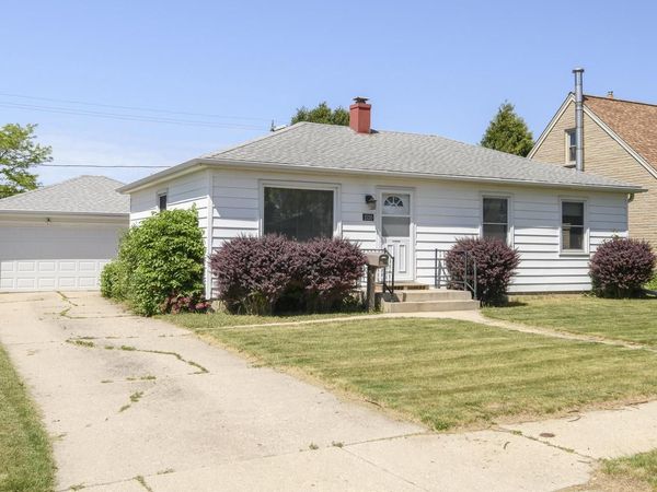 1520 Menomonee AVENUE, South Milwaukee, WI 53172