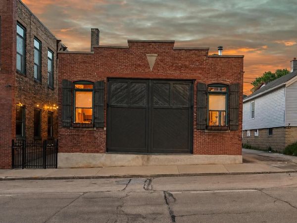 314 E Lincoln AVENUE, Unit 11, Milwaukee, WI 53207
