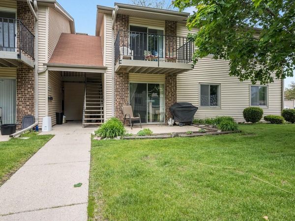 W170N11523 Armada DRIVE, Unit 14, Germantown, WI 53022