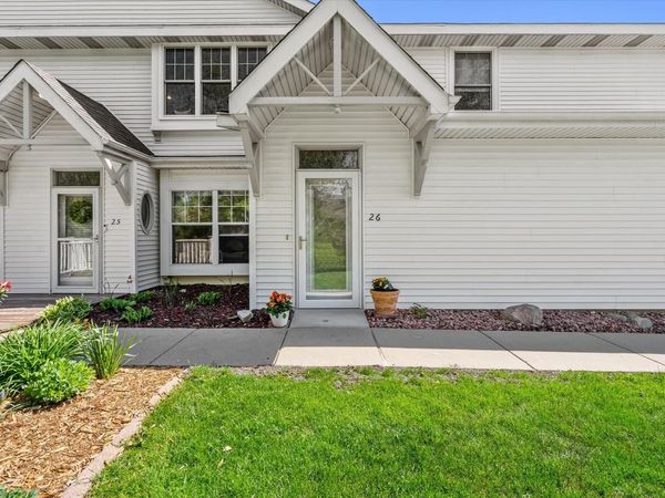 6235 S Creekside DRIVE, Unit 26, Cudahy, WI 53110
