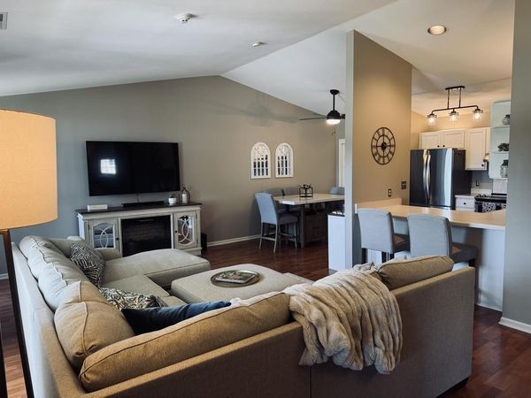S83W19560 Apollo DRIVE, Muskego, WI 53150