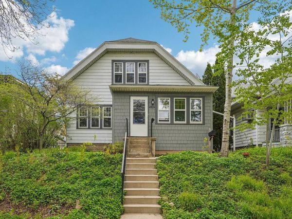 4524 N Larkin STREET, Shorewood, WI 53211