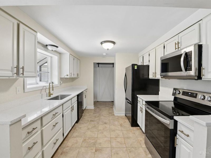 4005 Haverstraw Drive, Sharonville, OH 45241 Photo 5