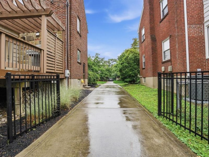 3871 Drakewood Drive, Cincinnati, OH 45209 Photo 59