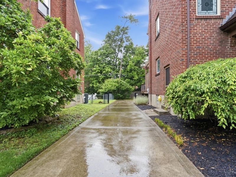 3871 Drakewood Drive, Cincinnati, OH 45209 Photo 61