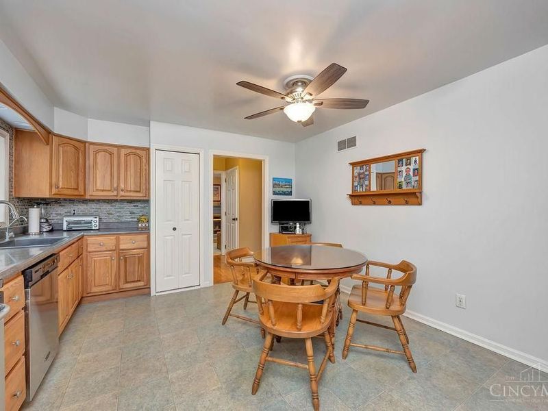 606 Melissa Drive, Oxford, OH 45056 Photo 14