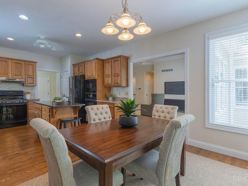 6879 Prairie View Drive, Hamilton Twp, OH 45039 Photo 12