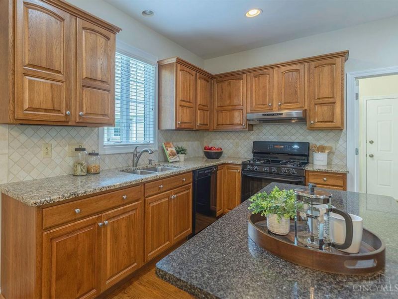 6879 Prairie View Drive, Hamilton Twp, OH 45039 Photo 13