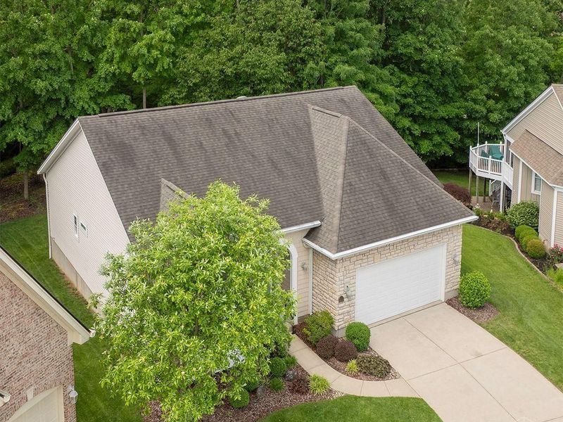 6879 Prairie View Drive, Hamilton Twp, OH 45039 Photo 2