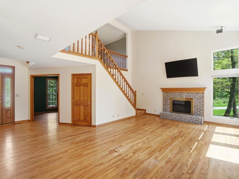 8082 Kingfisher Lane, West Chester, OH 45069 Photo 3