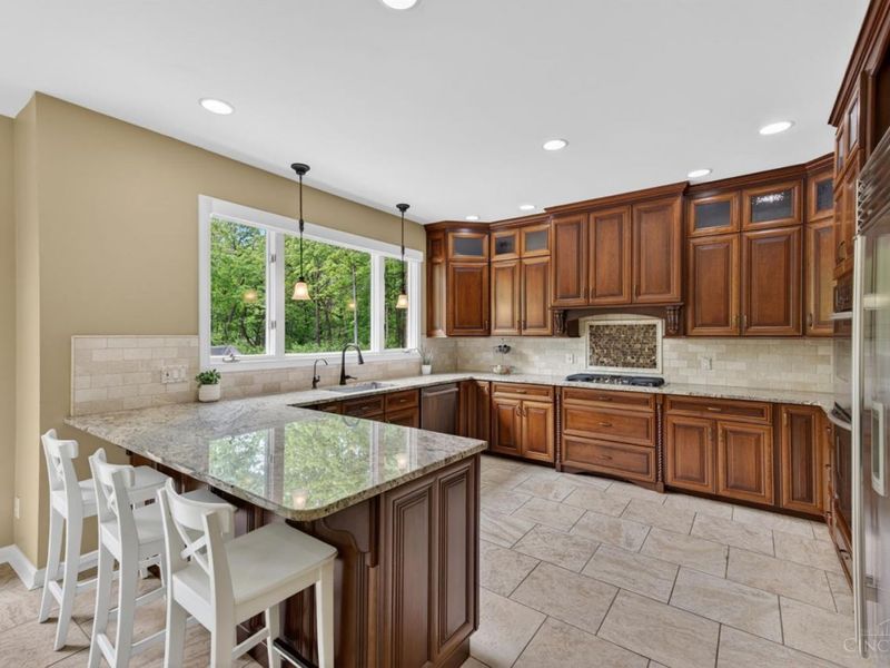 8105 Wycliffe Drive, Anderson Twp, OH 45244 Photo 23