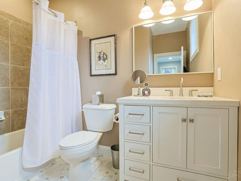 3435 Stettinius Avenue, Cincinnati, OH 45208 Photo 51