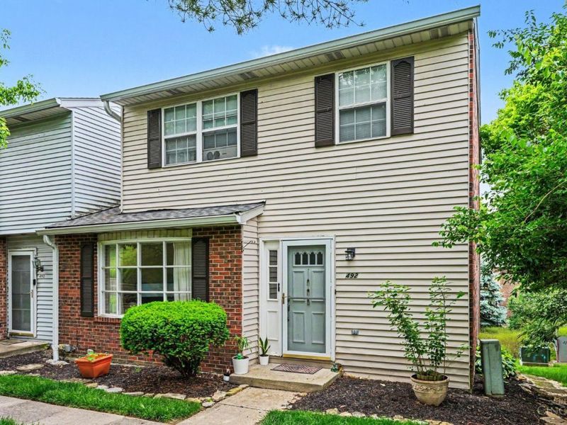 492 Maple Circle Drive, Springdale, OH 45246 Photo 1