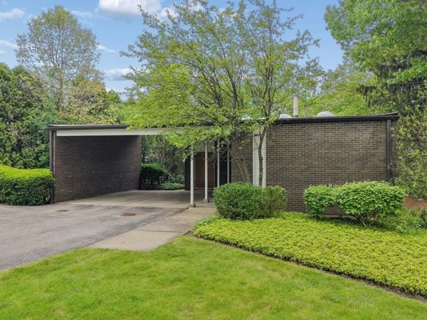 1575 Hawthorne Lane , Highland Park, IL 60035
