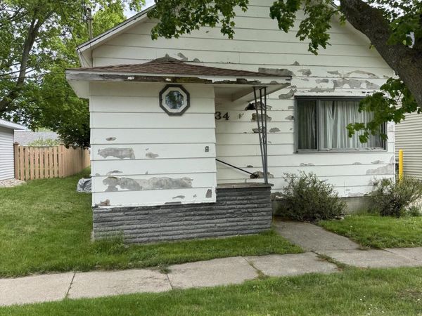 234 Saint Mary's Parkway, Manistee, MI 49660