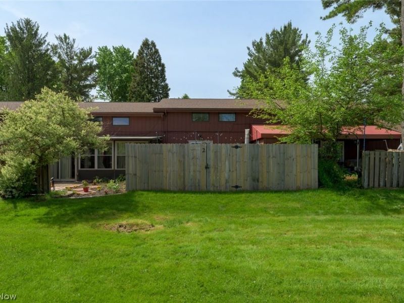 6235 Gladys Street, Unit 2, Ravenna, OH 44266 Photo 4