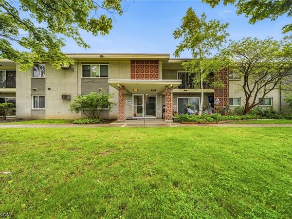 1408 Golden Gate Boulevard , Unit 203, Mayfield Heights, OH 44124