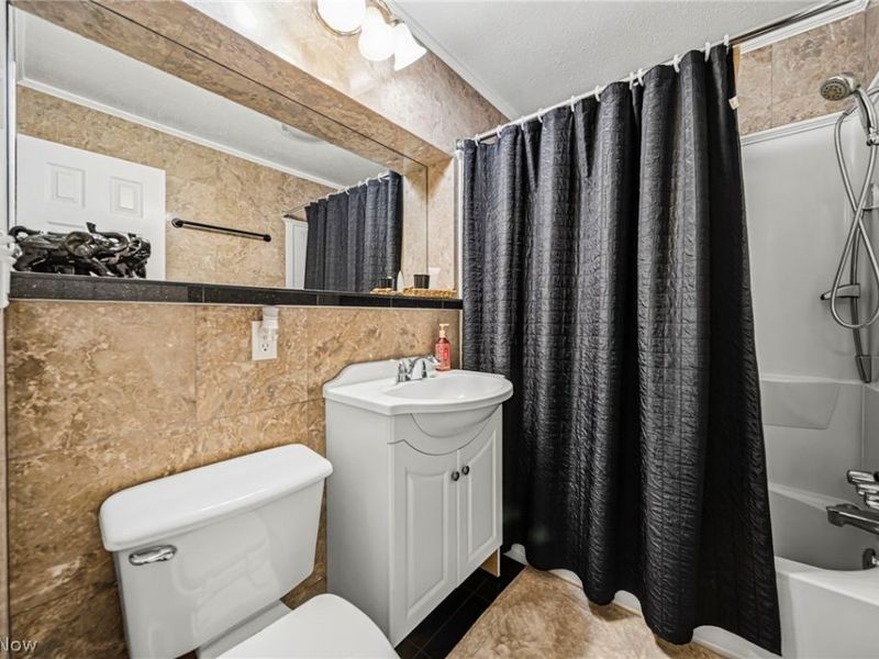 1408 Golden Gate Boulevard , Unit 203, Mayfield Heights, OH 44124 Photo 15
