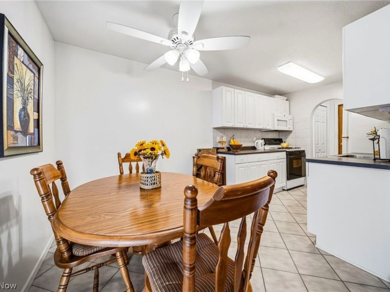 1408 Golden Gate Boulevard , Unit 203, Mayfield Heights, OH 44124 Photo 7