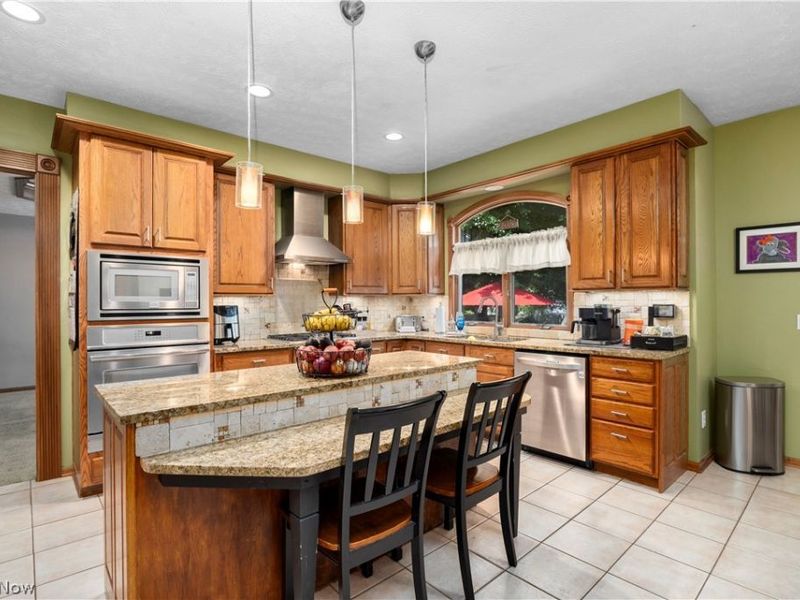 224 Sleepy Hollow Drive, Amherst, OH 44001 Photo 17