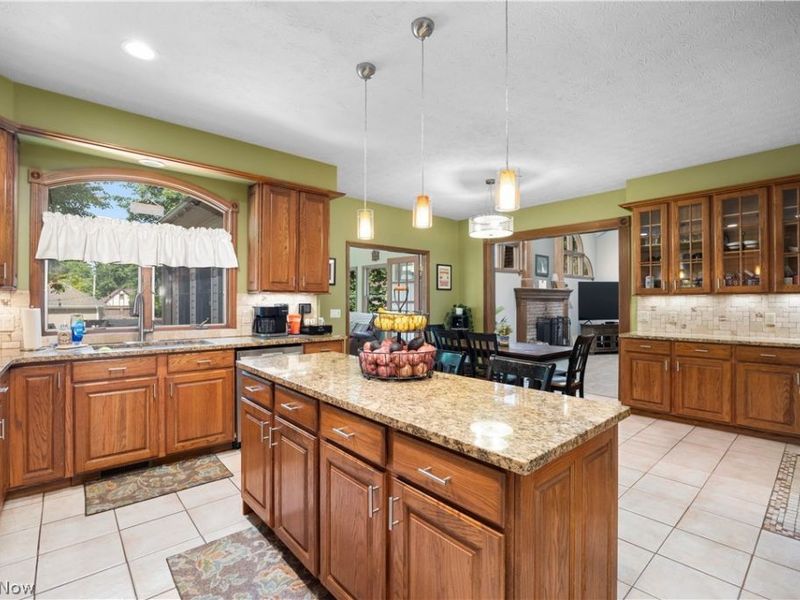 224 Sleepy Hollow Drive, Amherst, OH 44001 Photo 18