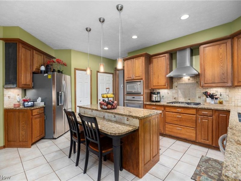 224 Sleepy Hollow Drive, Amherst, OH 44001 Photo 21