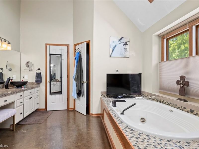 224 Sleepy Hollow Drive, Amherst, OH 44001 Photo 31