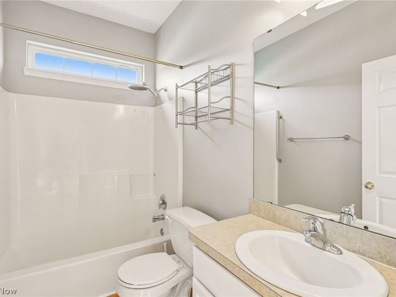 640 Southbay Drive, Wadsworth, OH 44281 Photo 13