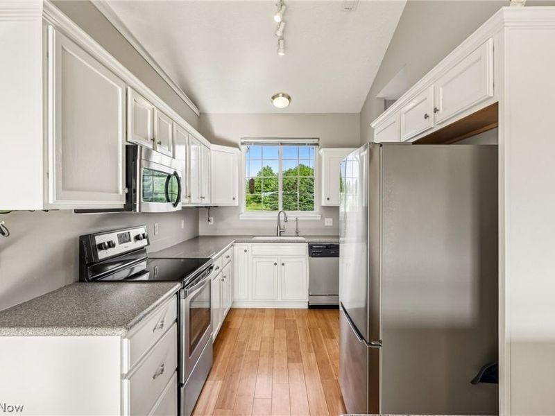 640 Southbay Drive, Wadsworth, OH 44281 Photo 6