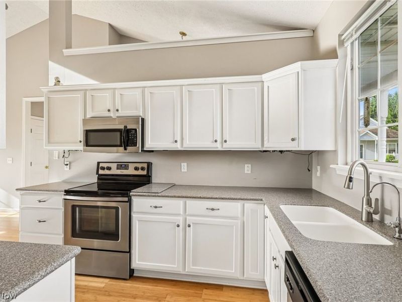640 Southbay Drive, Wadsworth, OH 44281 Photo 7