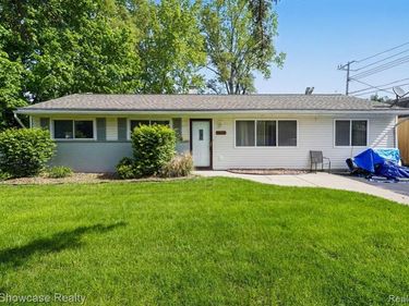 6612 Rowley Drive, Waterford Twp, MI 48329