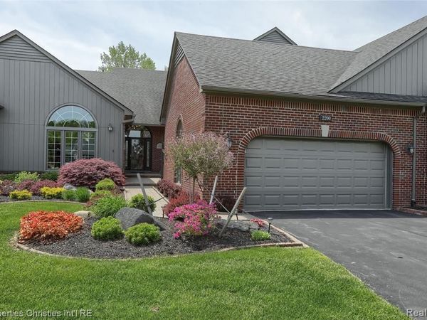 2200 Barberry Drive, Shelby Twp, MI 48316