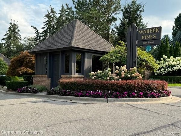 1897 Pine Ridge Lane , Bloomfield Twp, MI 48302