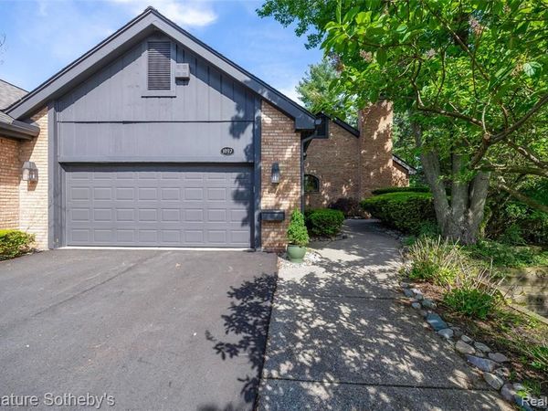 1897 Pine Ridge Lane, Bloomfield Twp, MI 48302