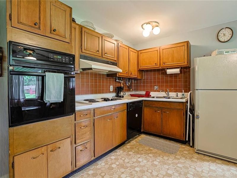 5718 Woodmore Drive, Dayton, OH 45414 Photo 12