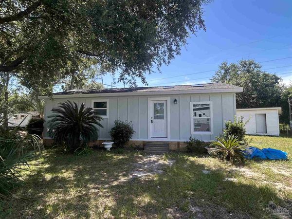 6029 Capitol Dr, Gulf Breeze, FL 32563