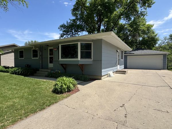 1711 S Lloyd Street, Aberdeen, SD 57401