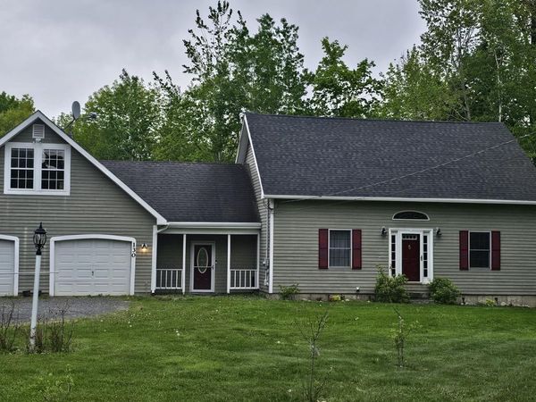 130 Middle Road , Oakland, ME 04963