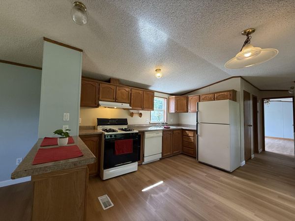 15 Michaels Way, Paris, ME 04281