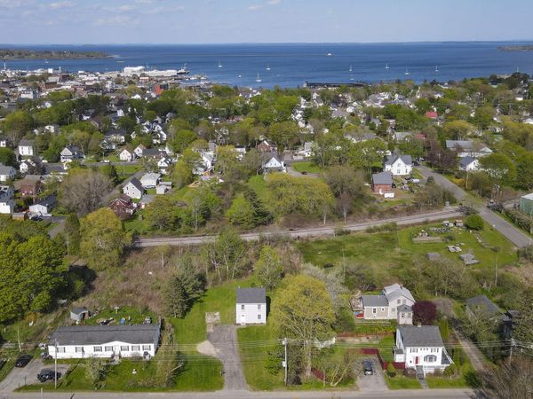 59 Broadway , Rockland, ME 04841