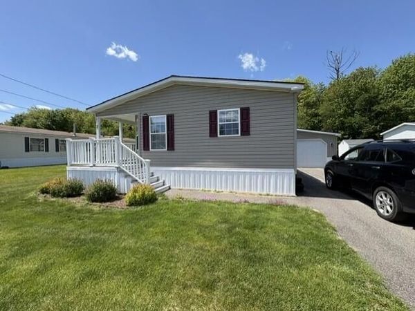 8 Windsor Drive , Alfred, ME 04002