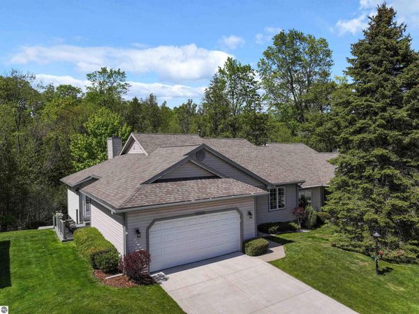 12040 Elk Run S, Traverse City, MI 49684